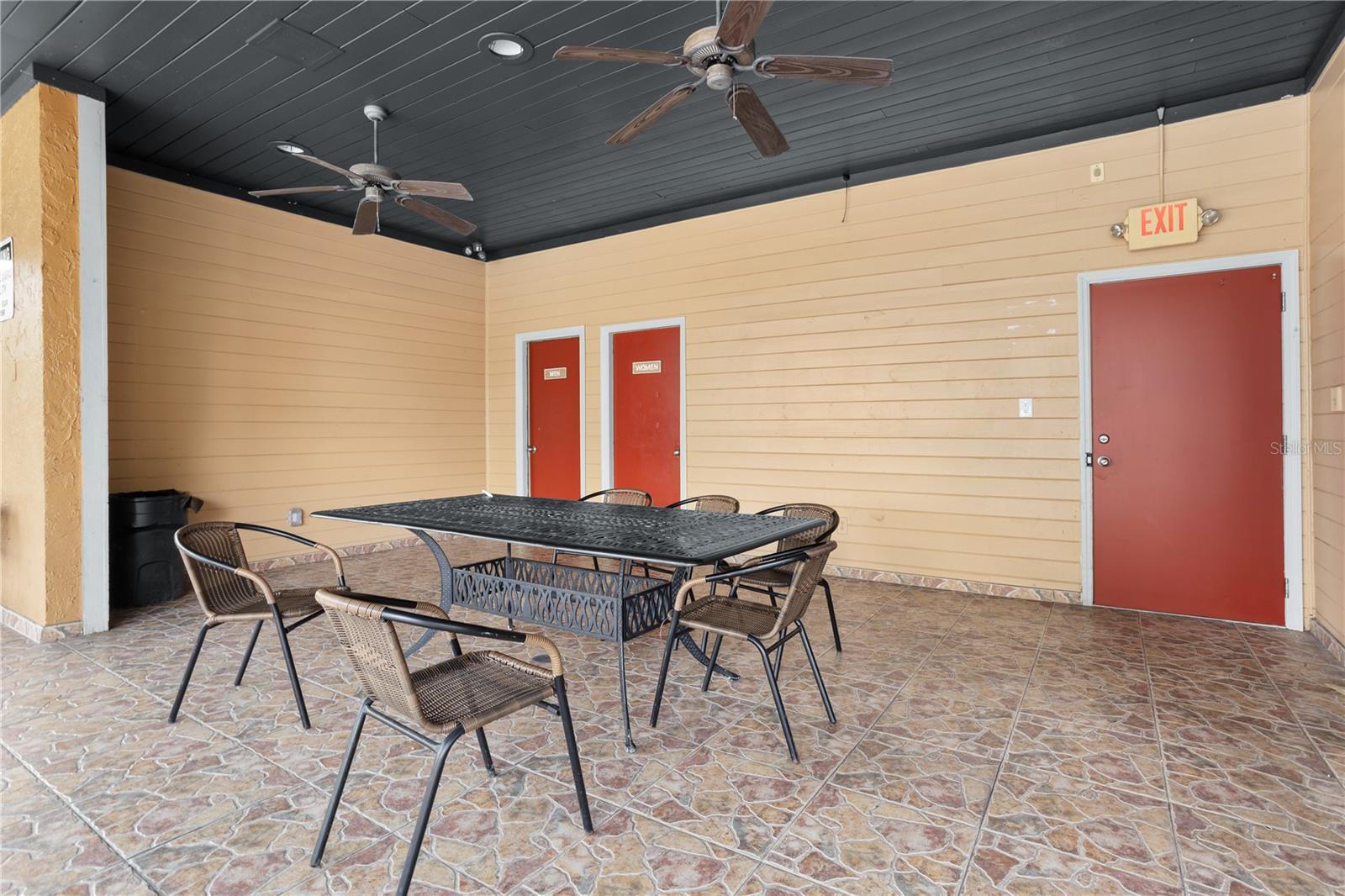 HIDDEN OAKS CONDO PH 04 - Residential Lease