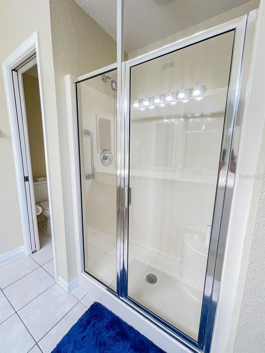 AUBURN LAKES - Residential Lease