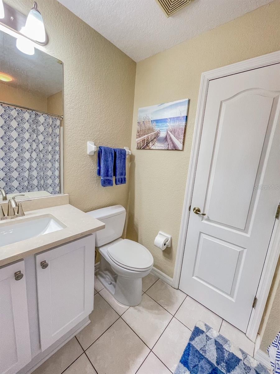 AUBURN LAKES - Residential Lease