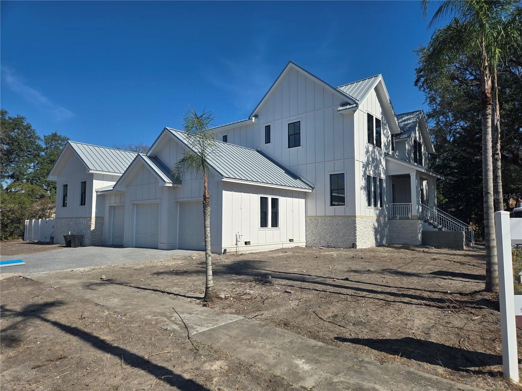 Photo of 515 Bosphorous Avenue, Tampa, FL 33606 (MLS # TB8347898)