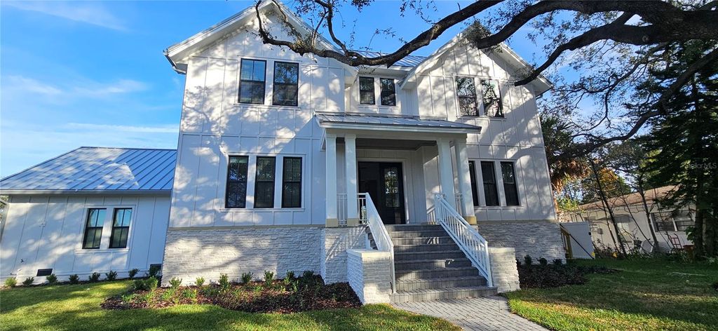 Photo of 515 Bosphorous Avenue, Tampa, FL 33606 (MLS # TB8347898)