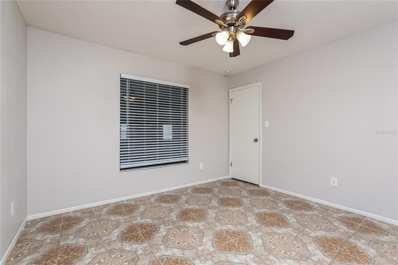 KENSINGTON SEC 03 - Residential Lease