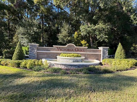 A home in DELAND