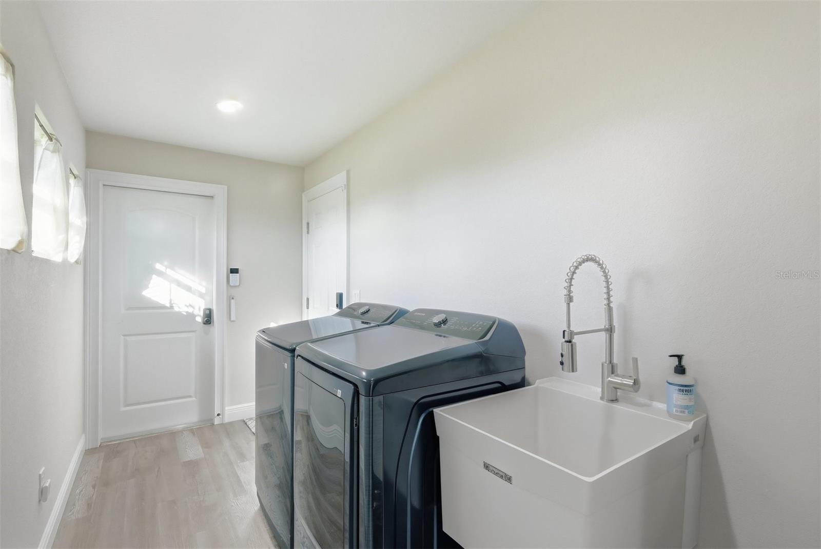 ROTONDA SANDS - Residential