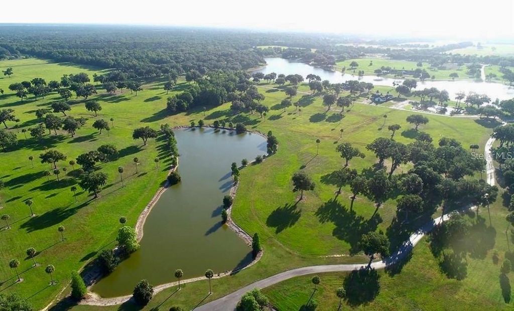 Photo of SE 61st Terrace Road #15, Summerfield, FL 34491 (MLS # OM720468)