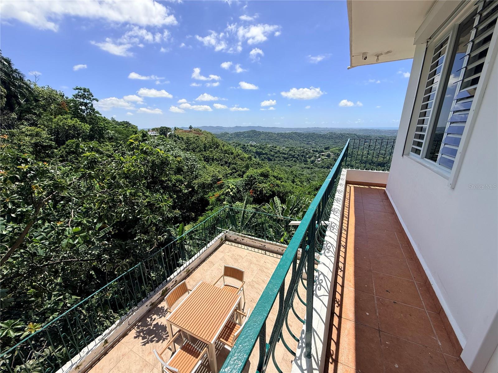 Vista Azul 87 URB. BELLA VISTA GARDENS