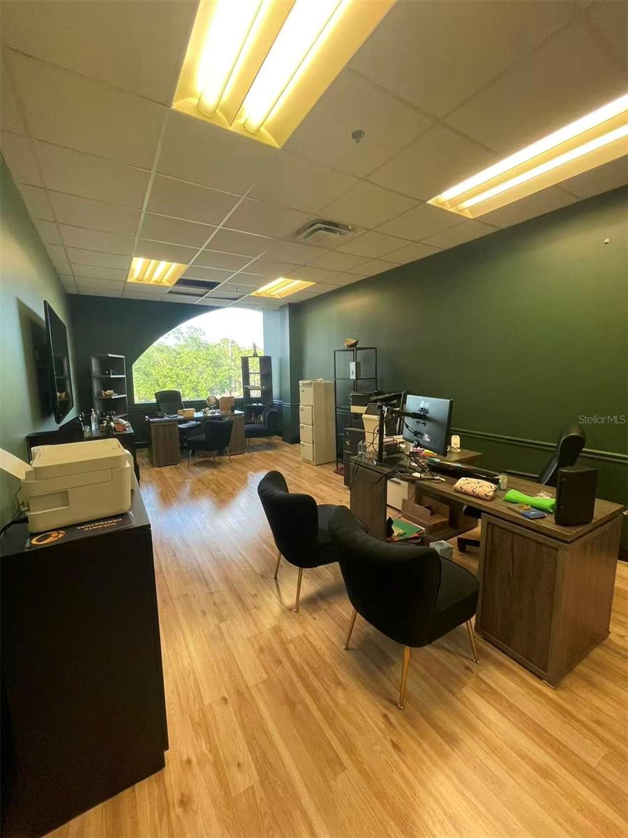 DREWTINA COMMERCE CENTER - Commercial Sale
