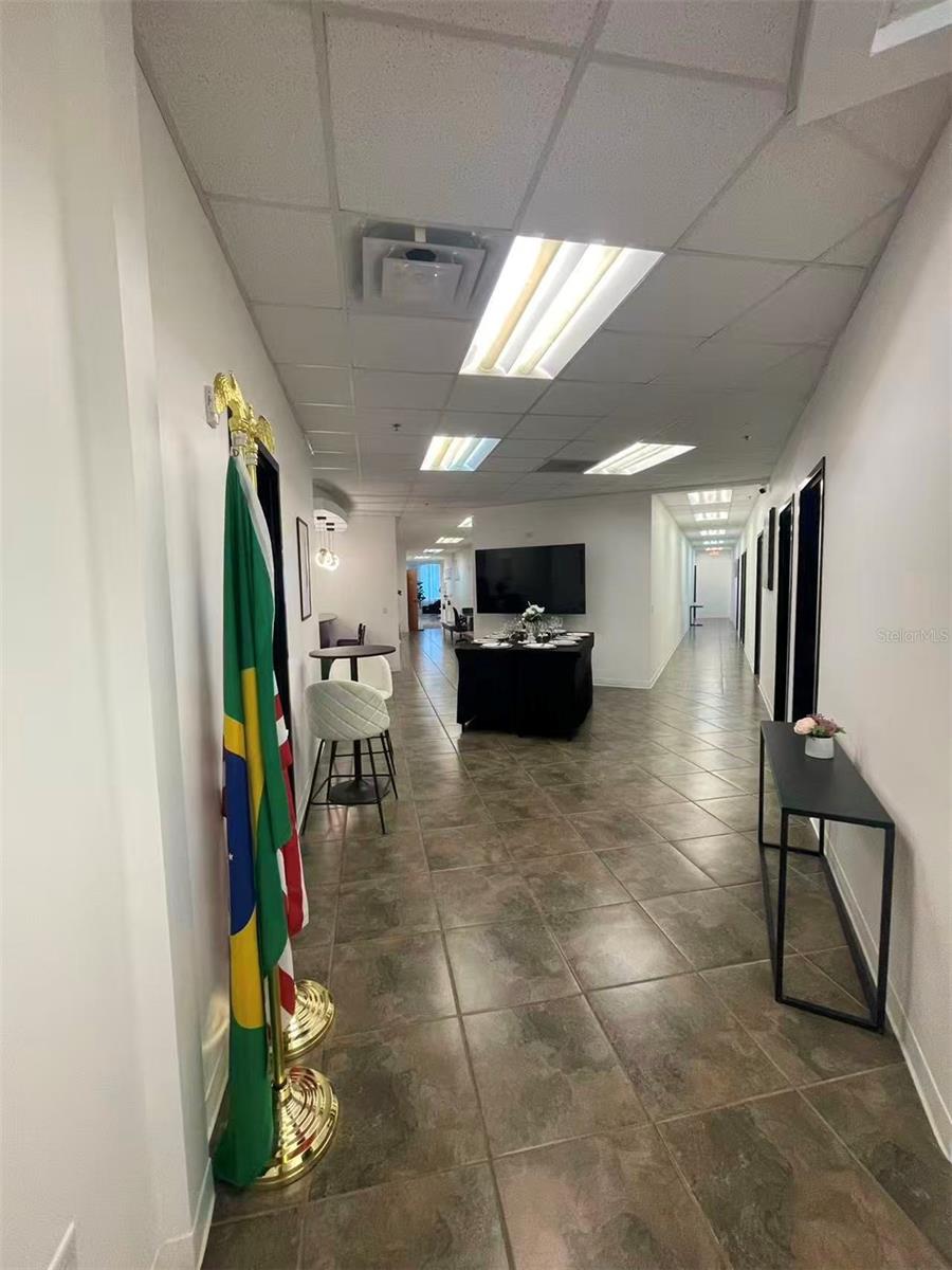 DREWTINA COMMERCE CENTER - Commercial Sale