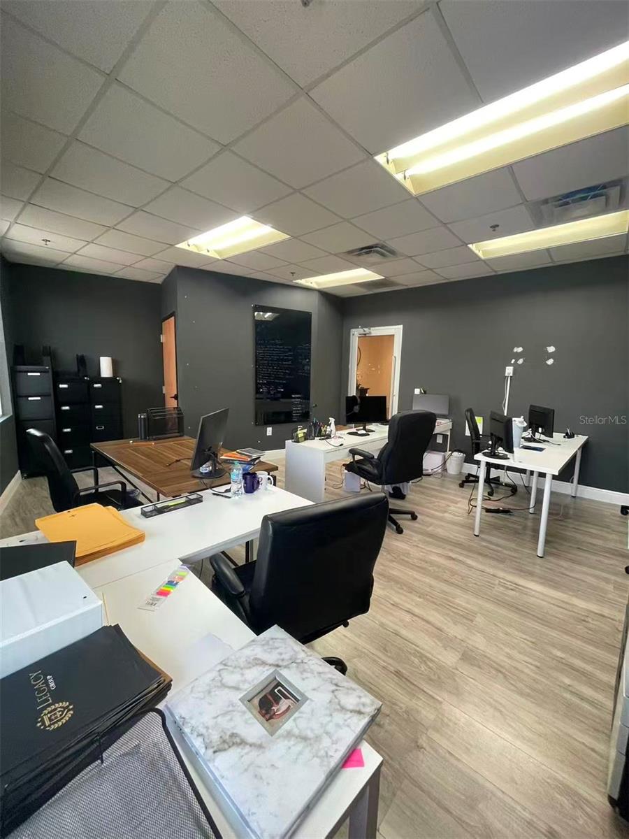 DREWTINA COMMERCE CENTER - Commercial Sale