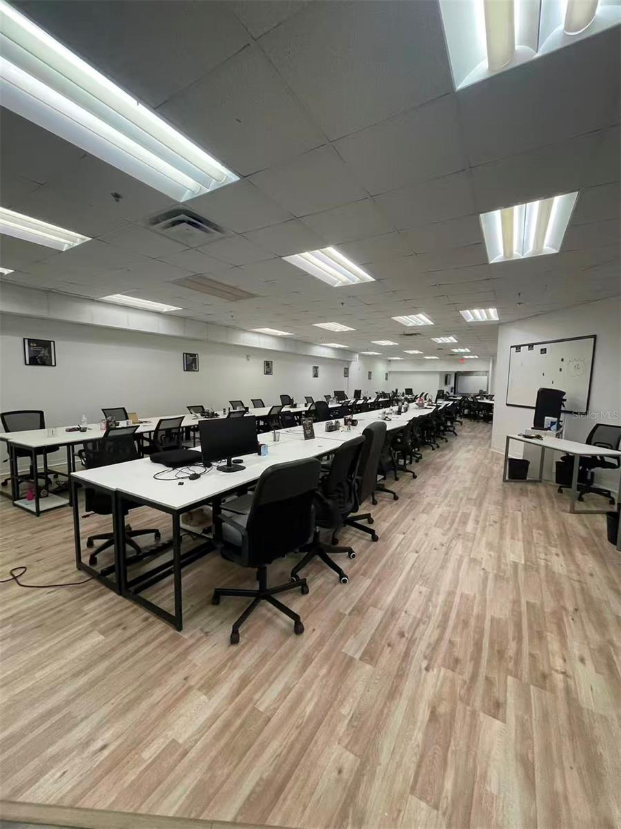 DREWTINA COMMERCE CENTER - Commercial Sale