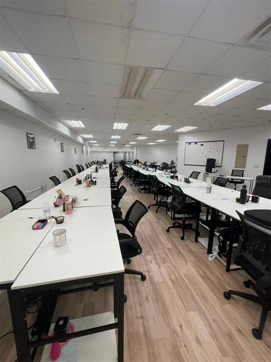 DREWTINA COMMERCE CENTER - Commercial Sale