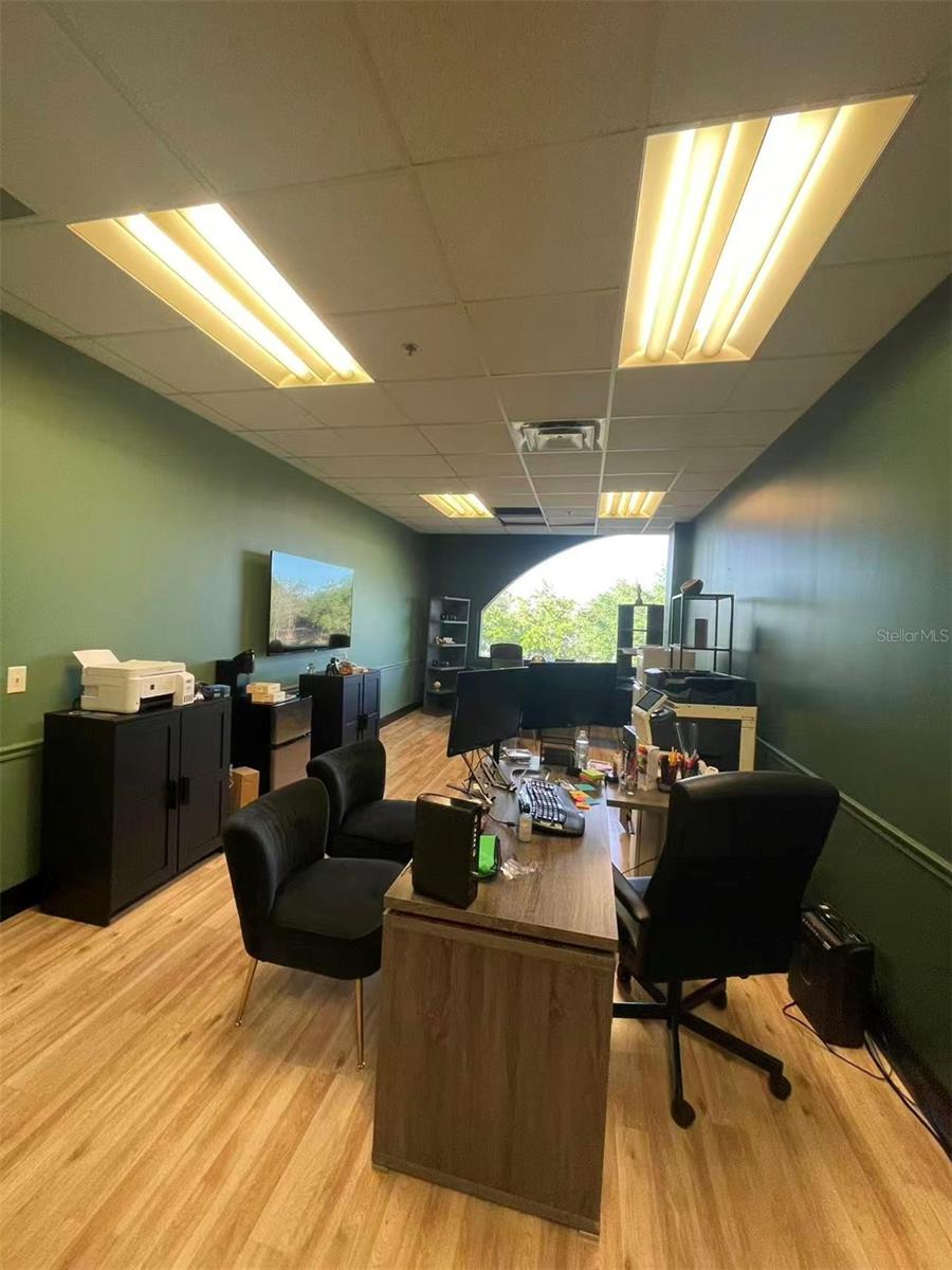 DREWTINA COMMERCE CENTER - Commercial Sale