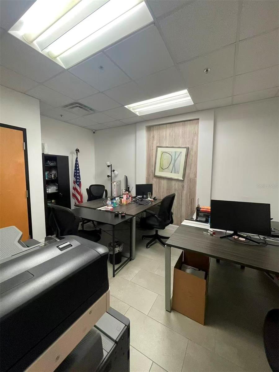 DREWTINA COMMERCE CENTER - Commercial Sale