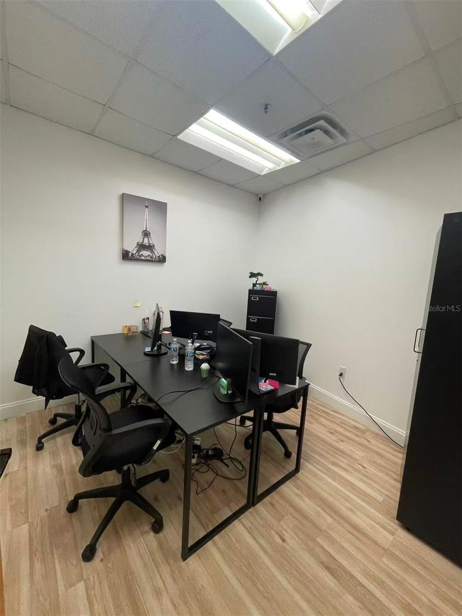 DREWTINA COMMERCE CENTER - Commercial Sale
