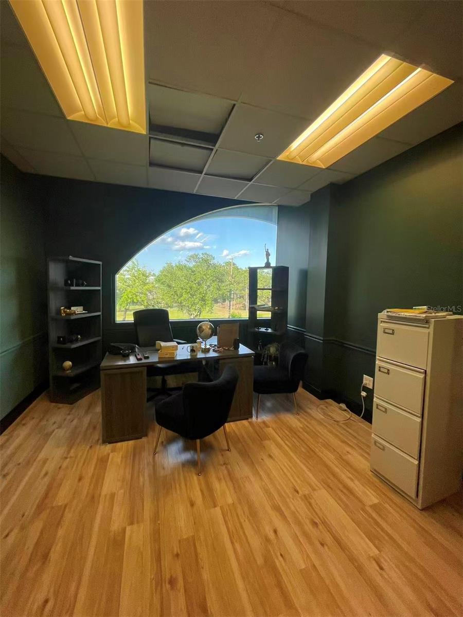 DREWTINA COMMERCE CENTER - Commercial Sale