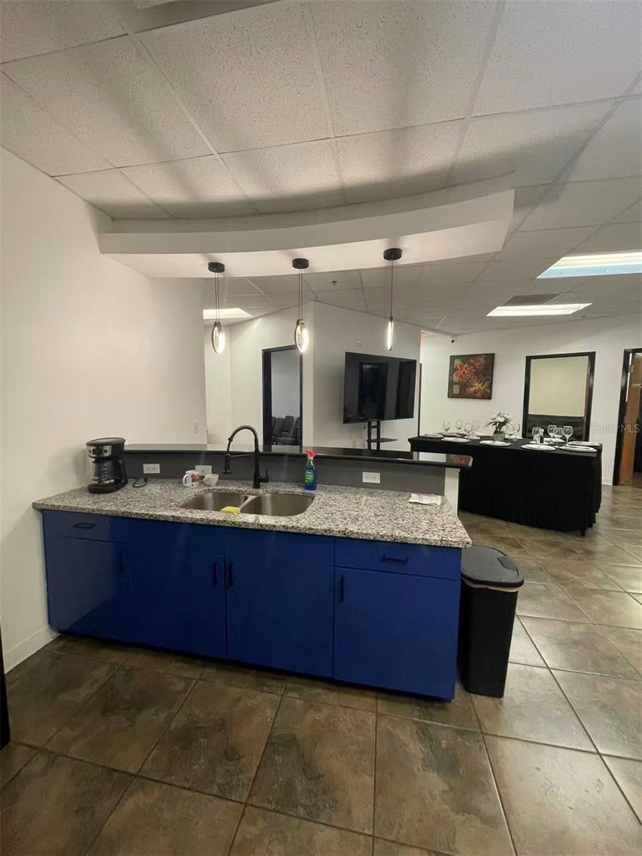 DREWTINA COMMERCE CENTER - Commercial Sale