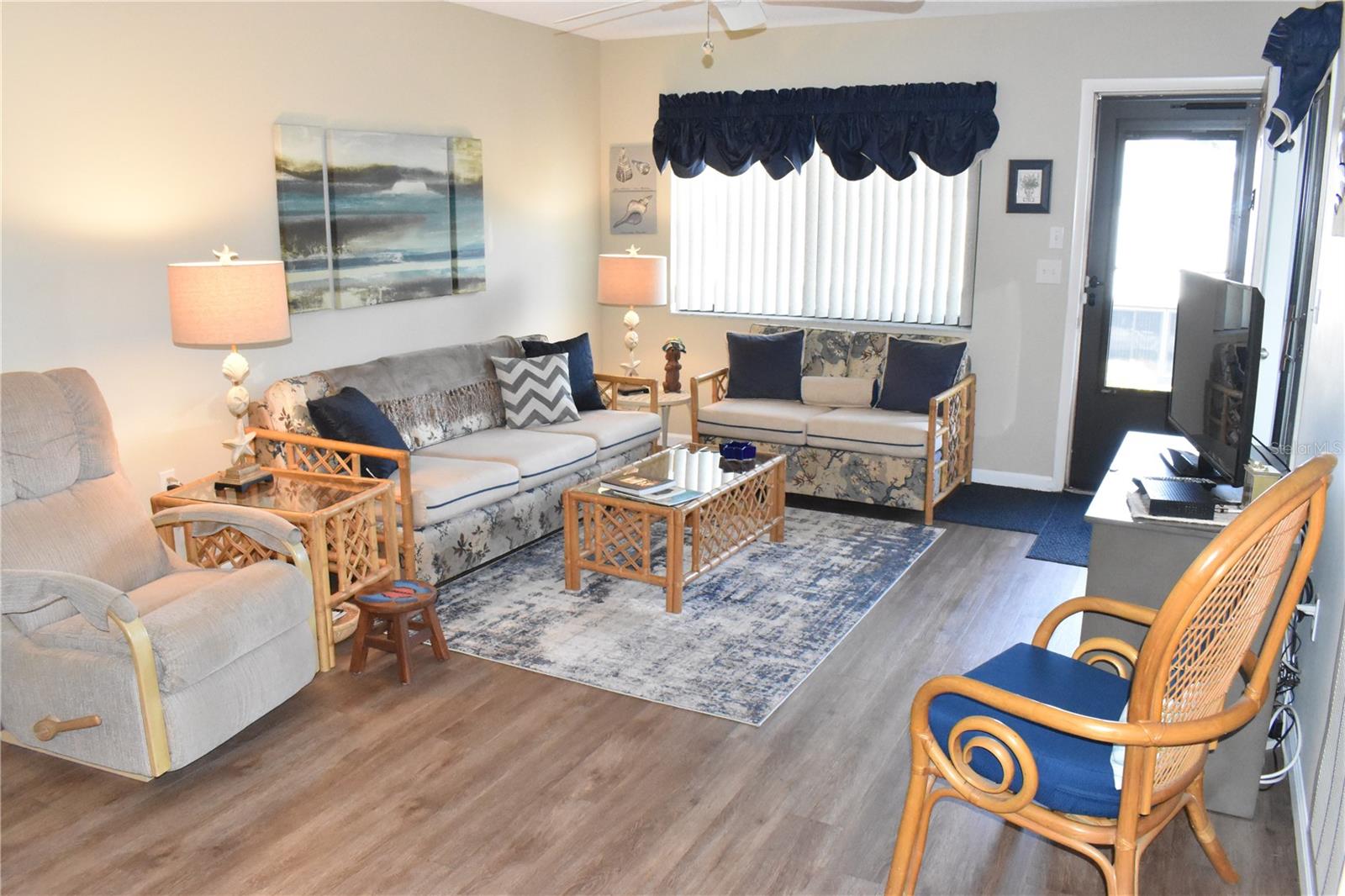 COUNTRY VILLAGE SEC 3 - Residential