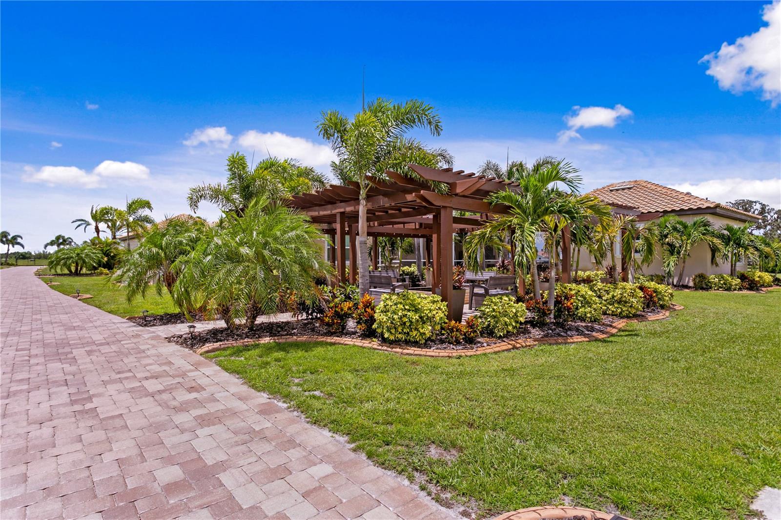 HARRELL ESTATES - Residential