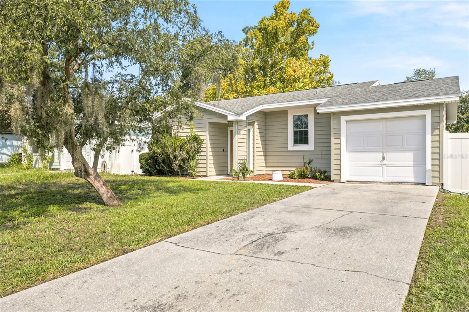 7714 GLADES COURT