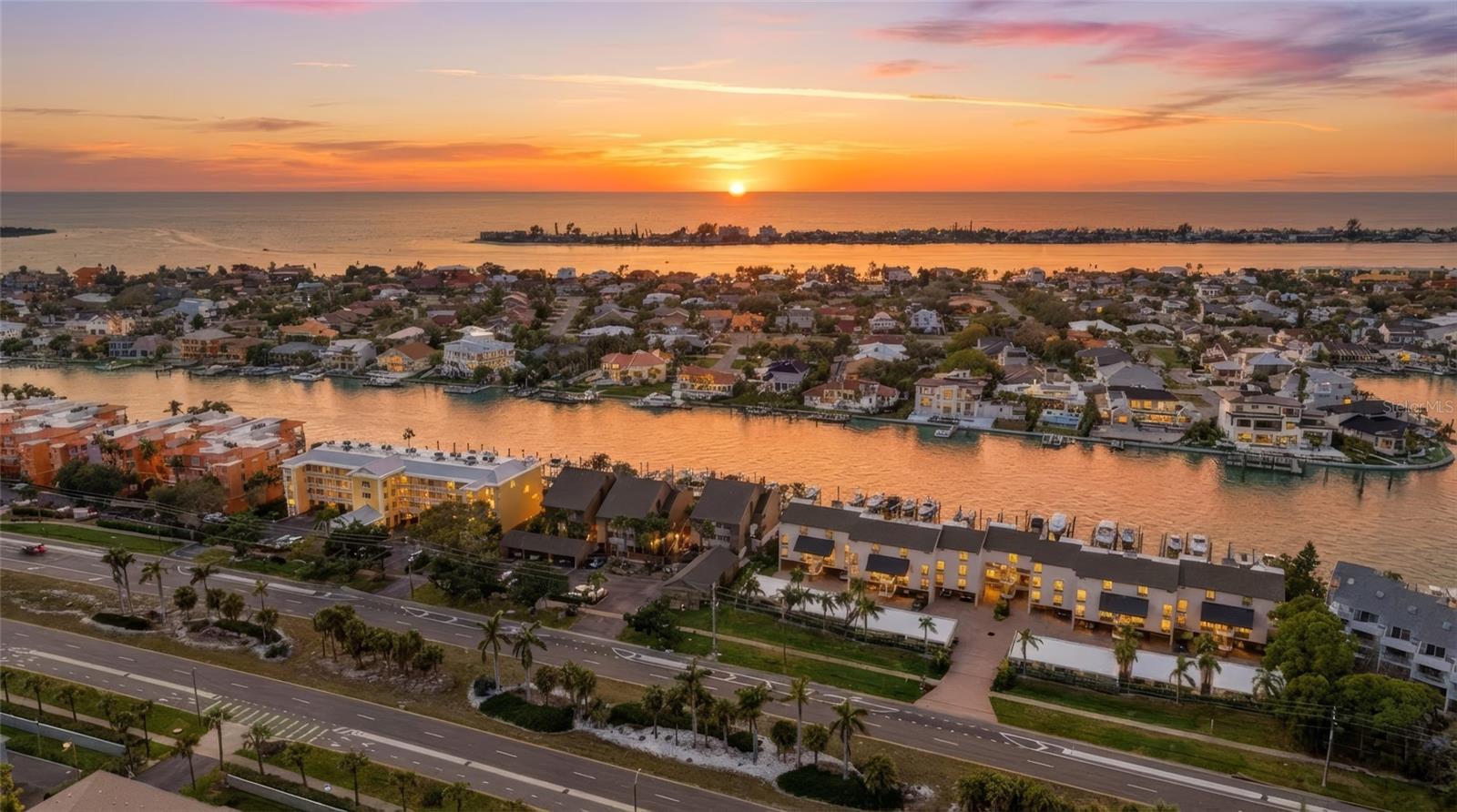 PINNACLE OF TIERRA VERDE - Residential