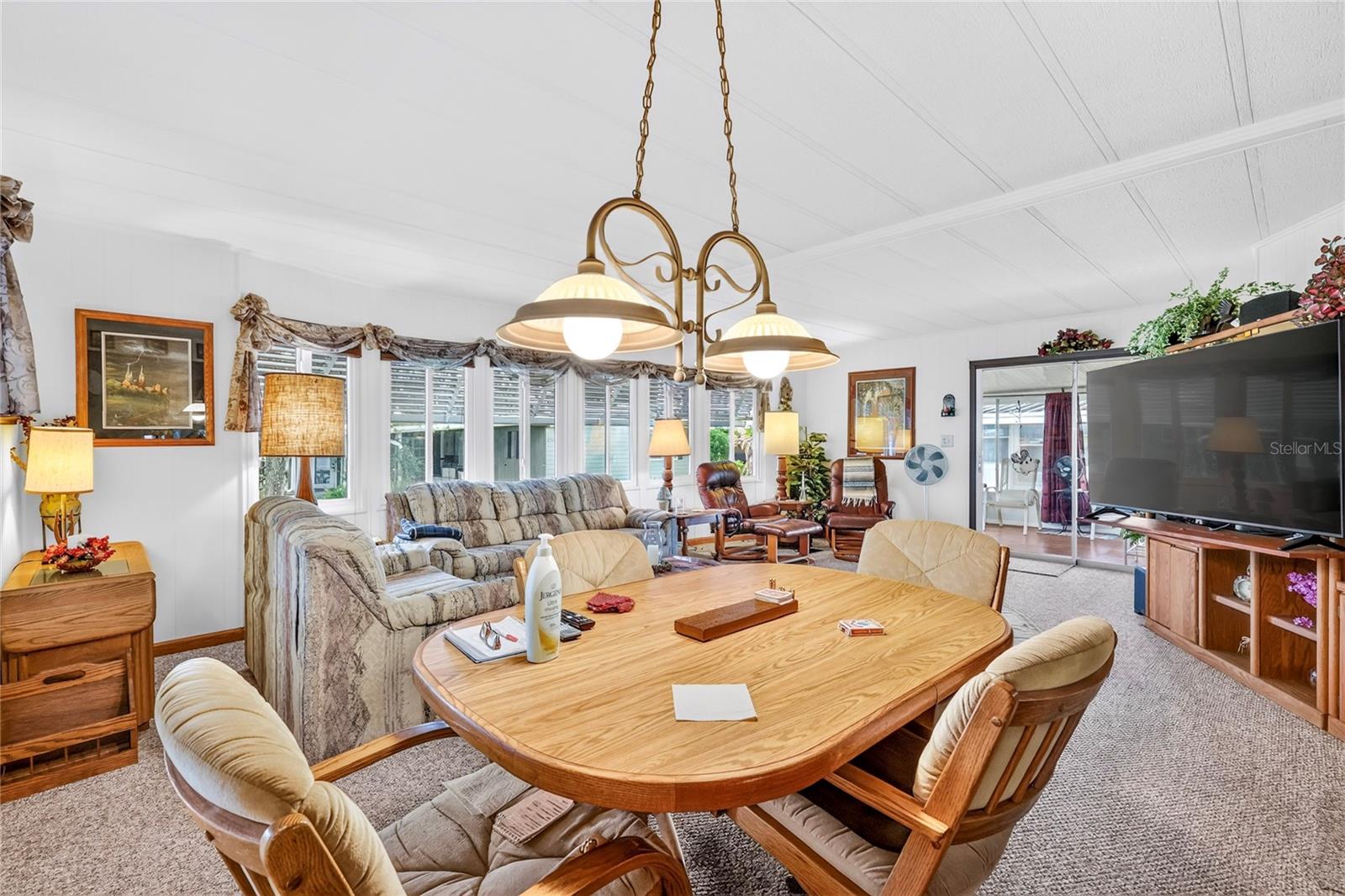 210 PALM MEADOWS DR