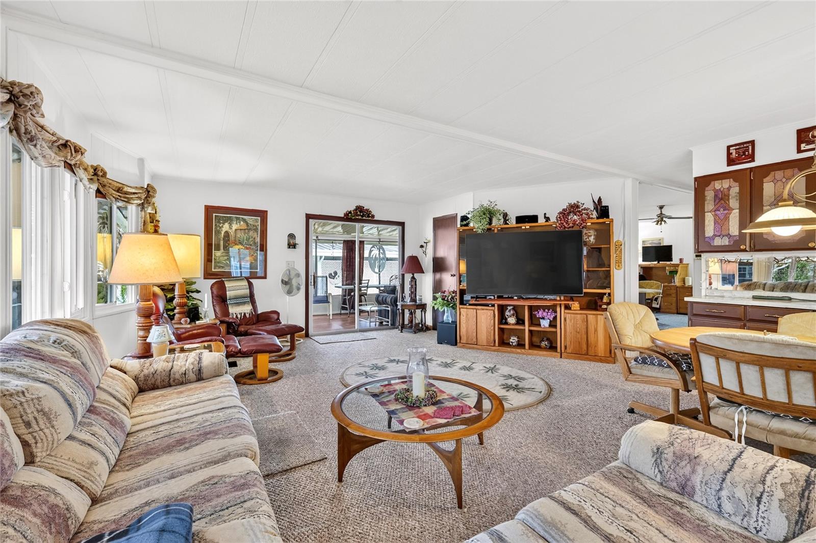 210 PALM MEADOWS DR