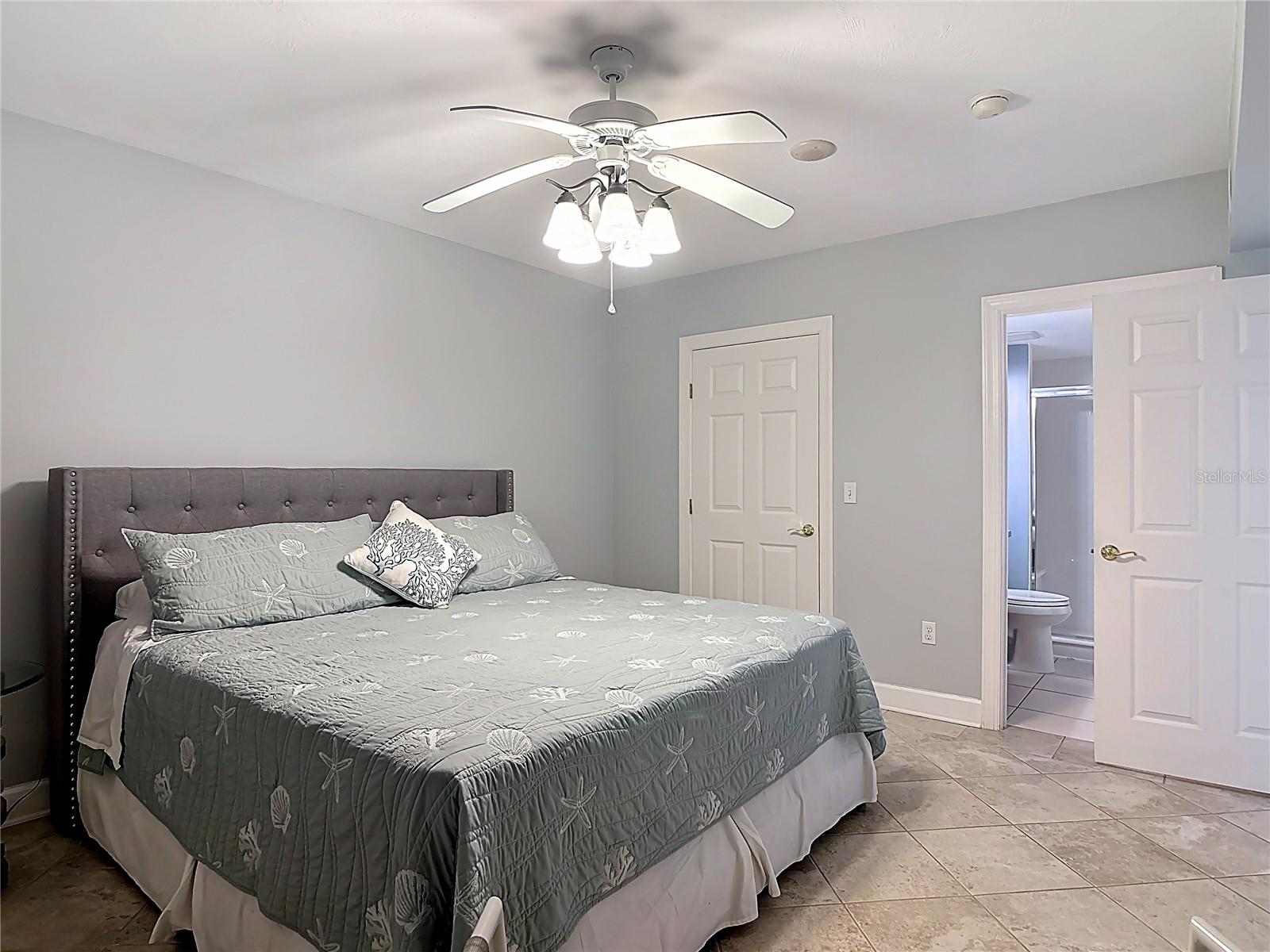 DIMUCCI TWIN TOWERS N & S - Residential