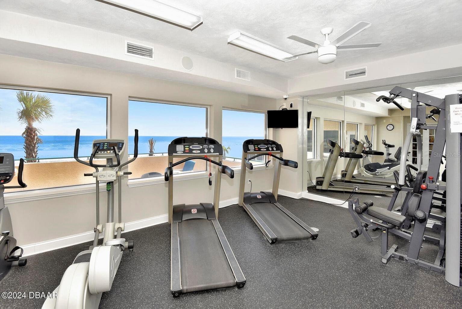 DIMUCCI TWIN TOWERS N & S - Residential