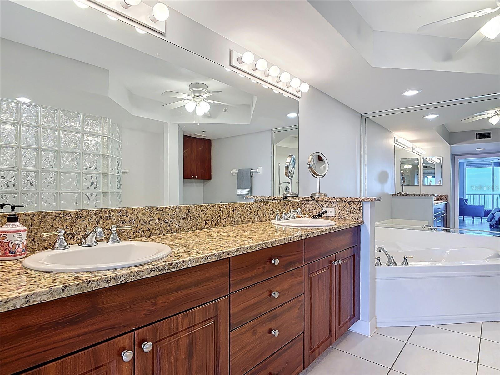 DIMUCCI TWIN TOWERS N & S - Residential