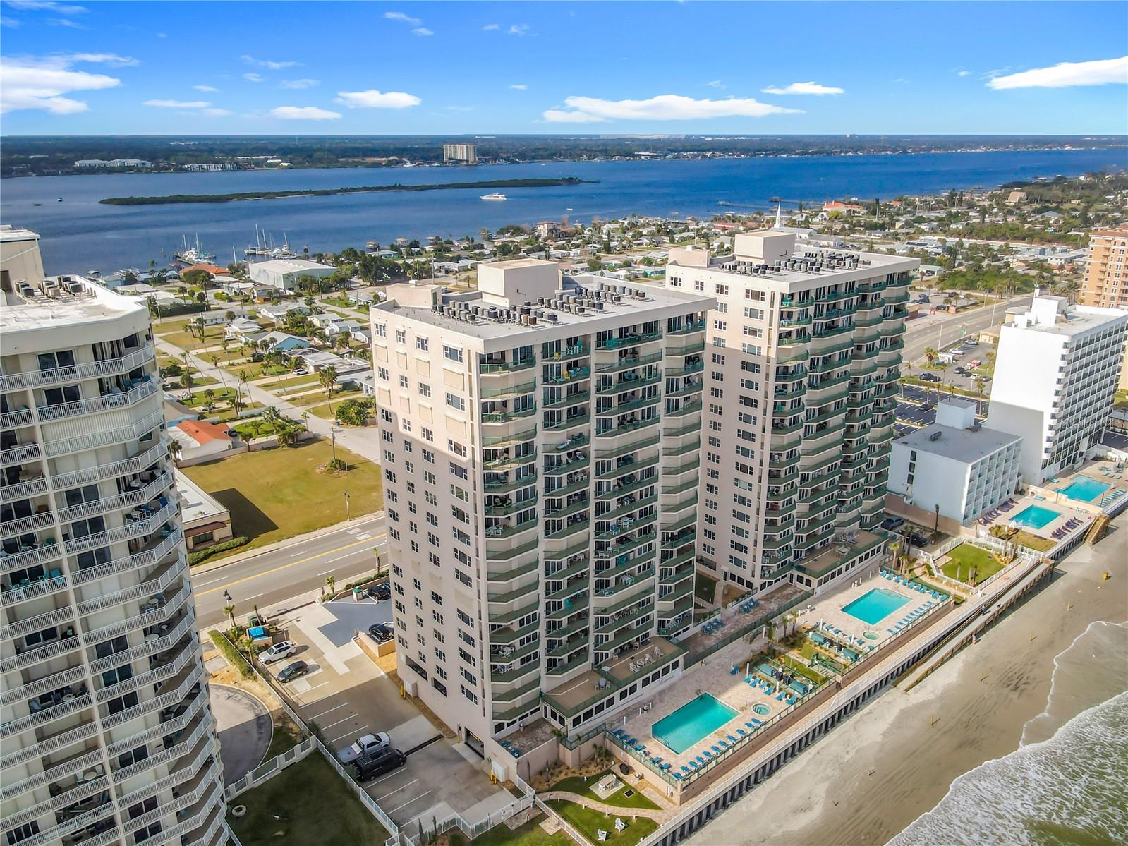 DIMUCCI TWIN TOWERS N & S - Residential