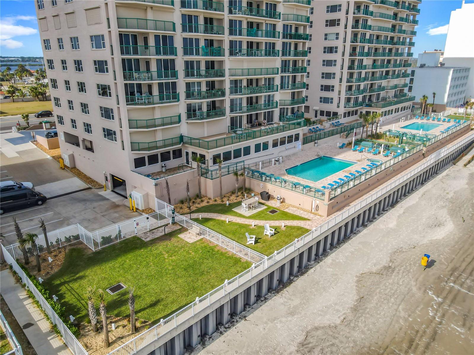 DIMUCCI TWIN TOWERS N & S - Residential