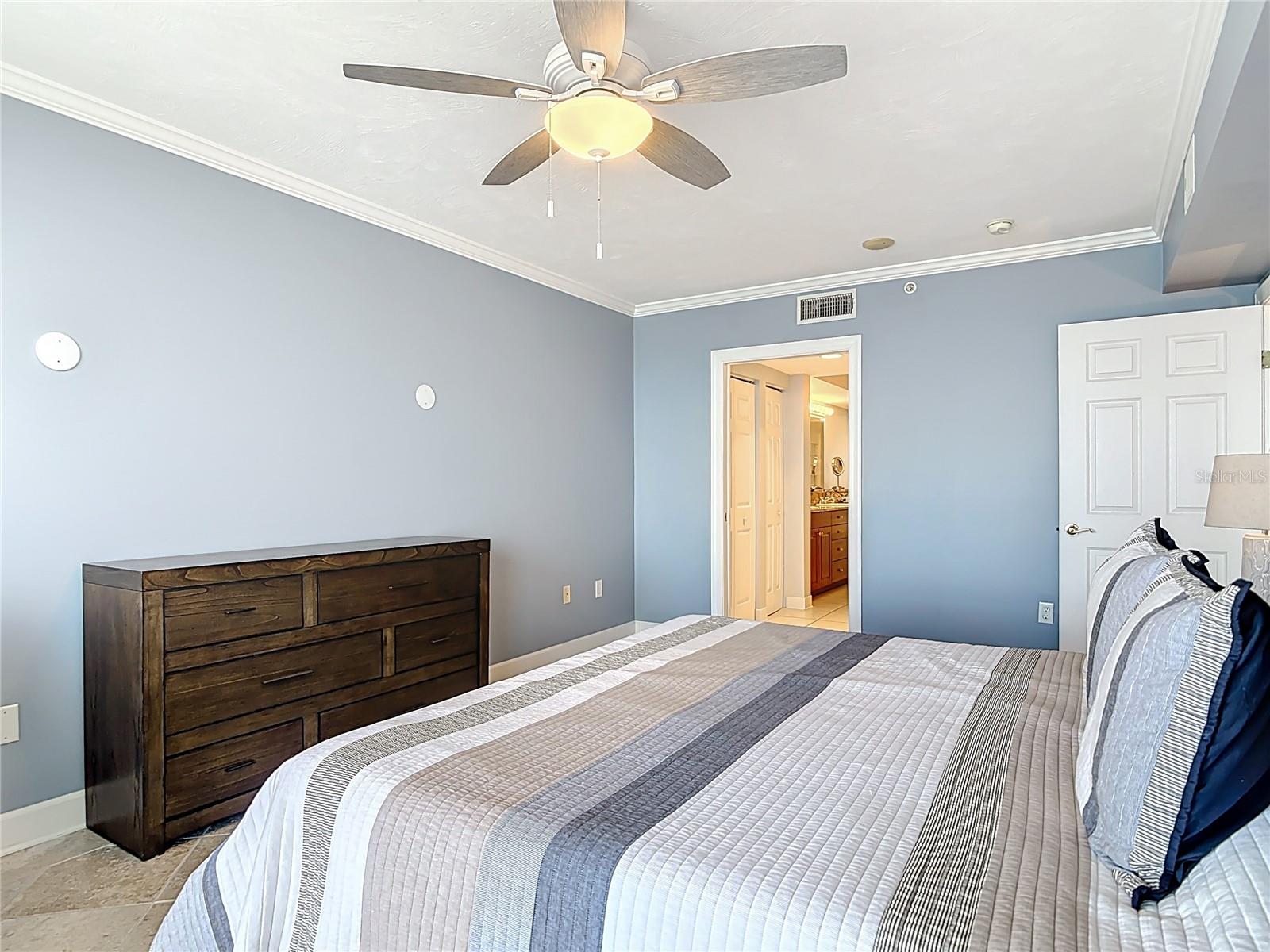 DIMUCCI TWIN TOWERS N & S - Residential