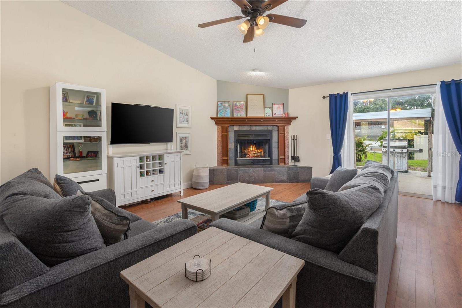 2910 YULE TREE DRIVE