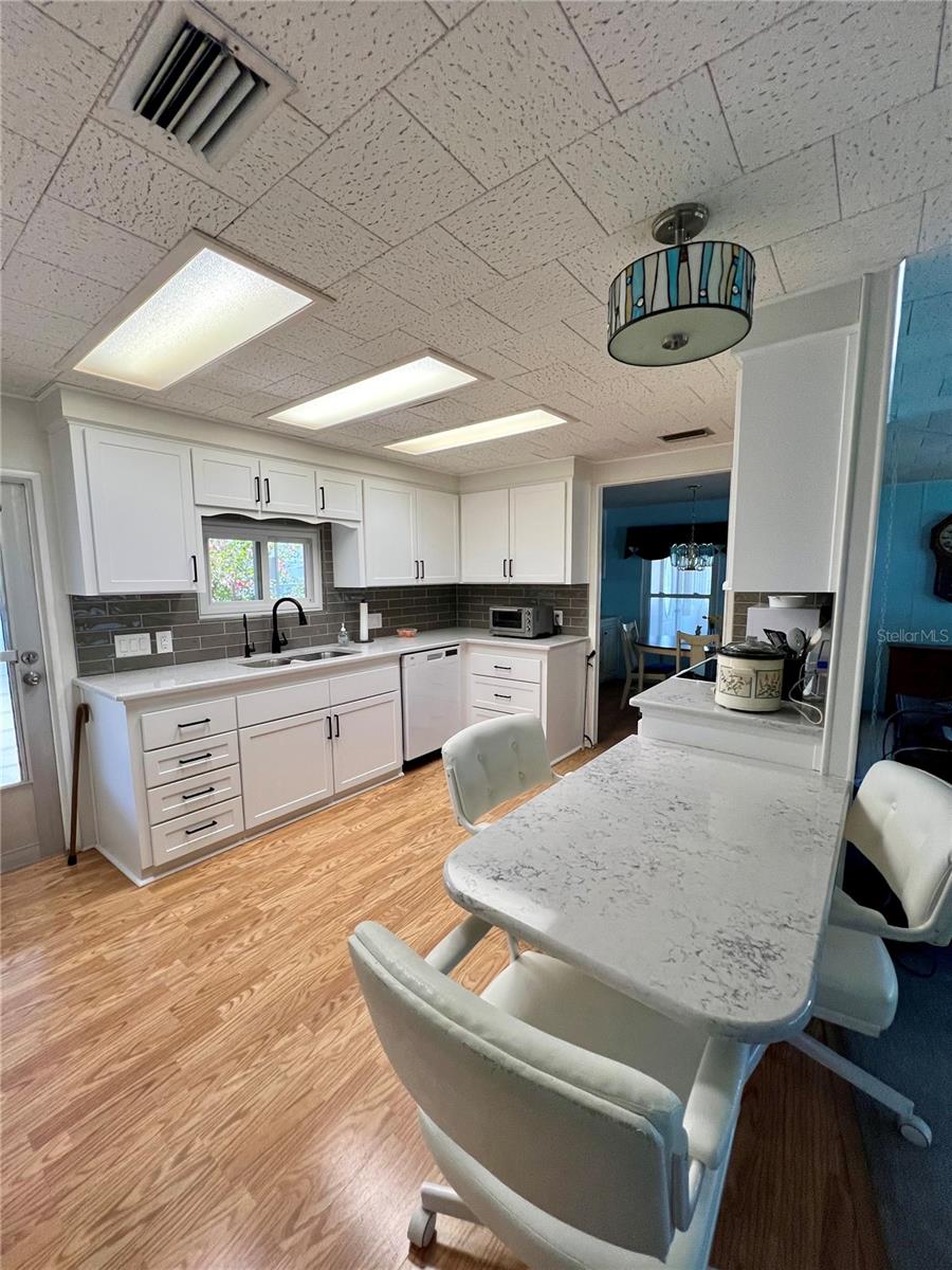 1100 BELCHER ROAD S 523