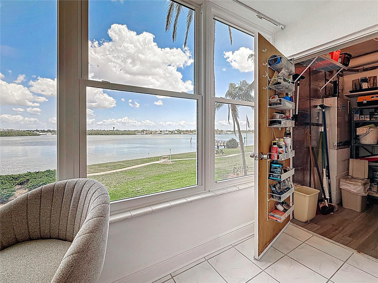 SHORE CREST BLDG - Residential