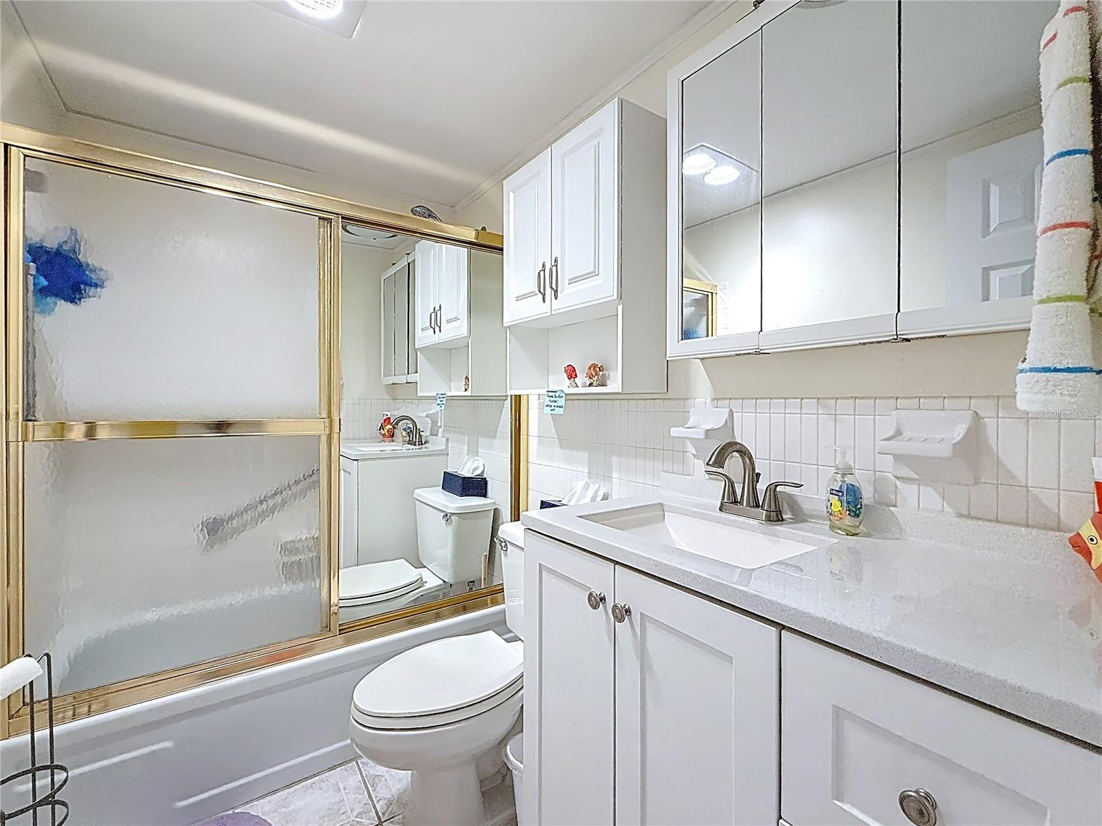 SHORE CREST BLDG - Residential