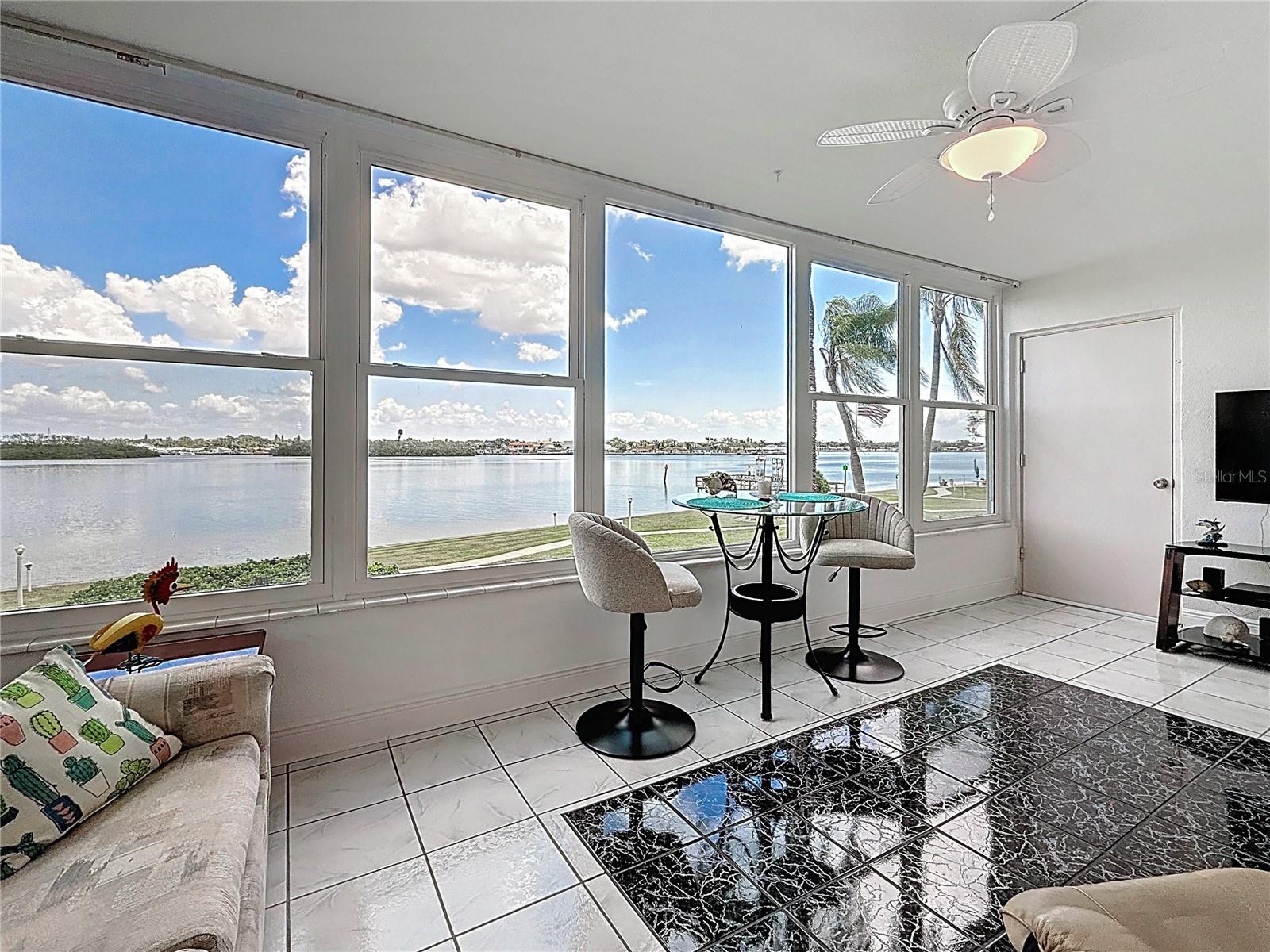 SHORE CREST BLDG - Residential