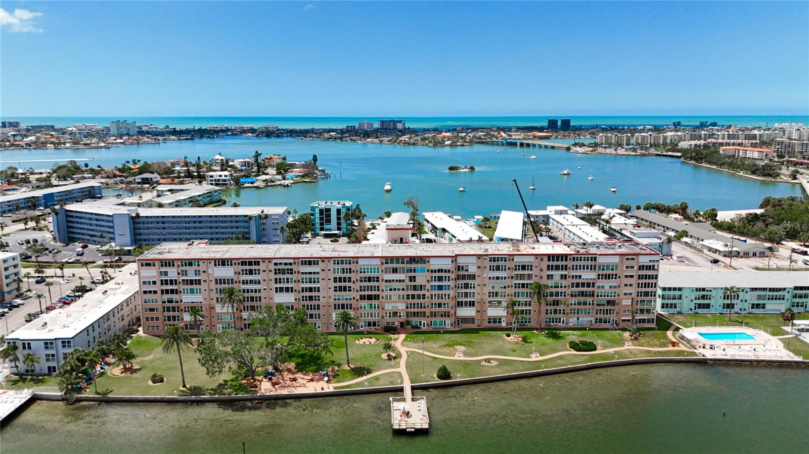 SHORE CREST BLDG - Residential