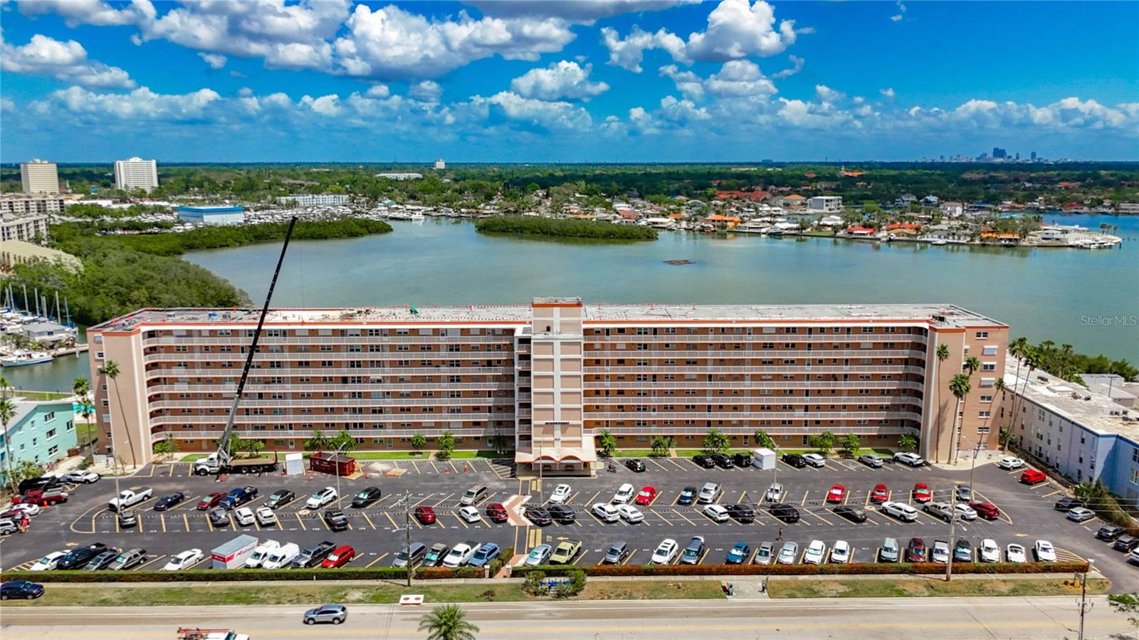 SHORE CREST BLDG - Residential