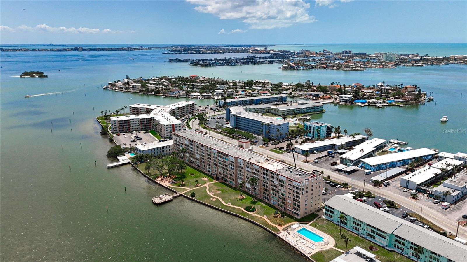 SHORE CREST BLDG - Residential