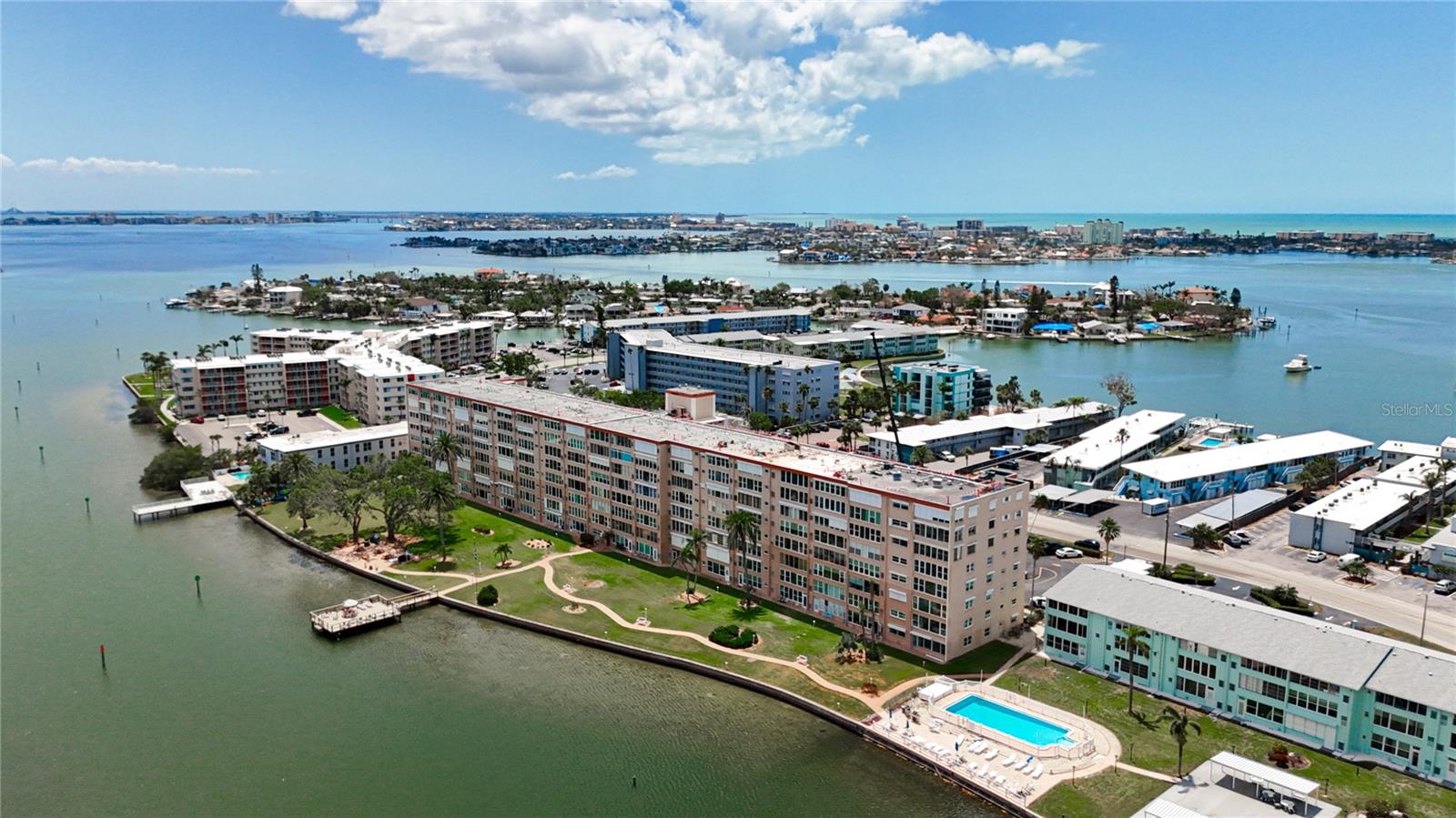 SHORE CREST BLDG - Residential