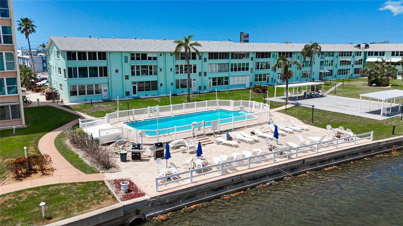 SHORE CREST BLDG - Residential