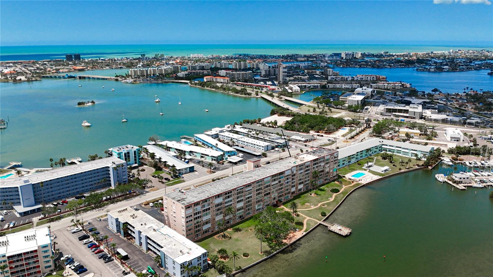 SHORE CREST BLDG - Residential