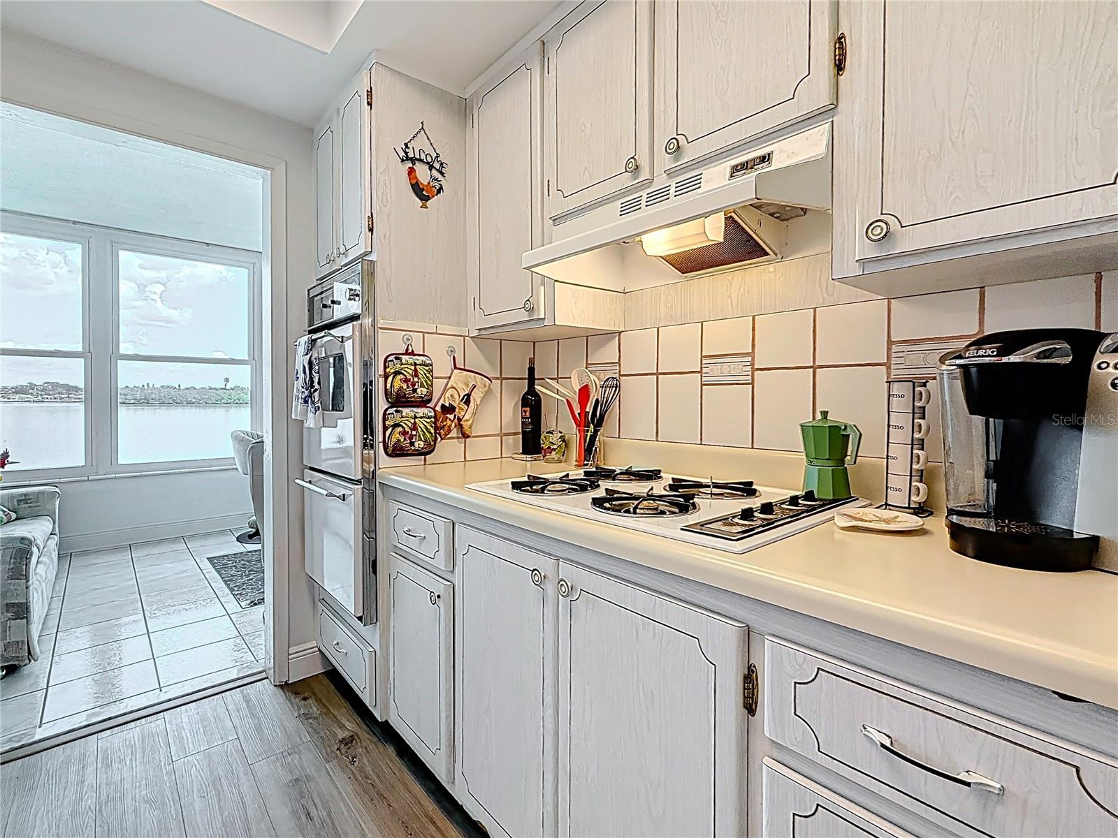 SHORE CREST BLDG - Residential