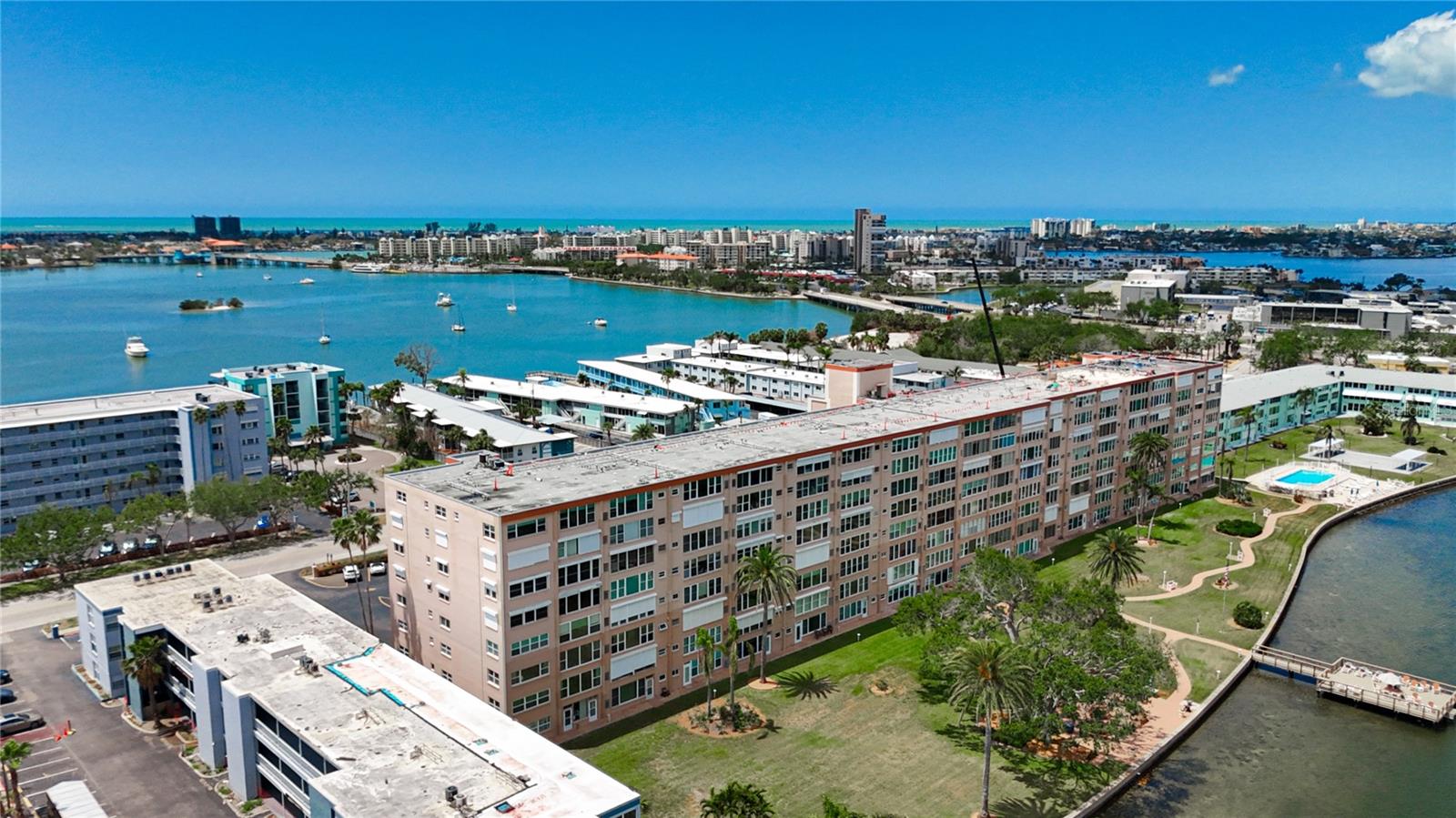 SHORE CREST BLDG - Residential