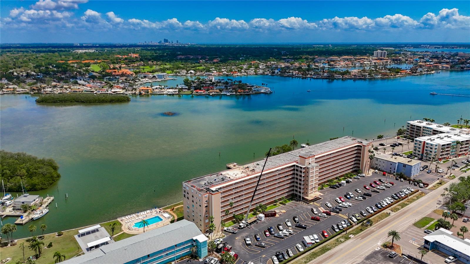 SHORE CREST BLDG - Residential