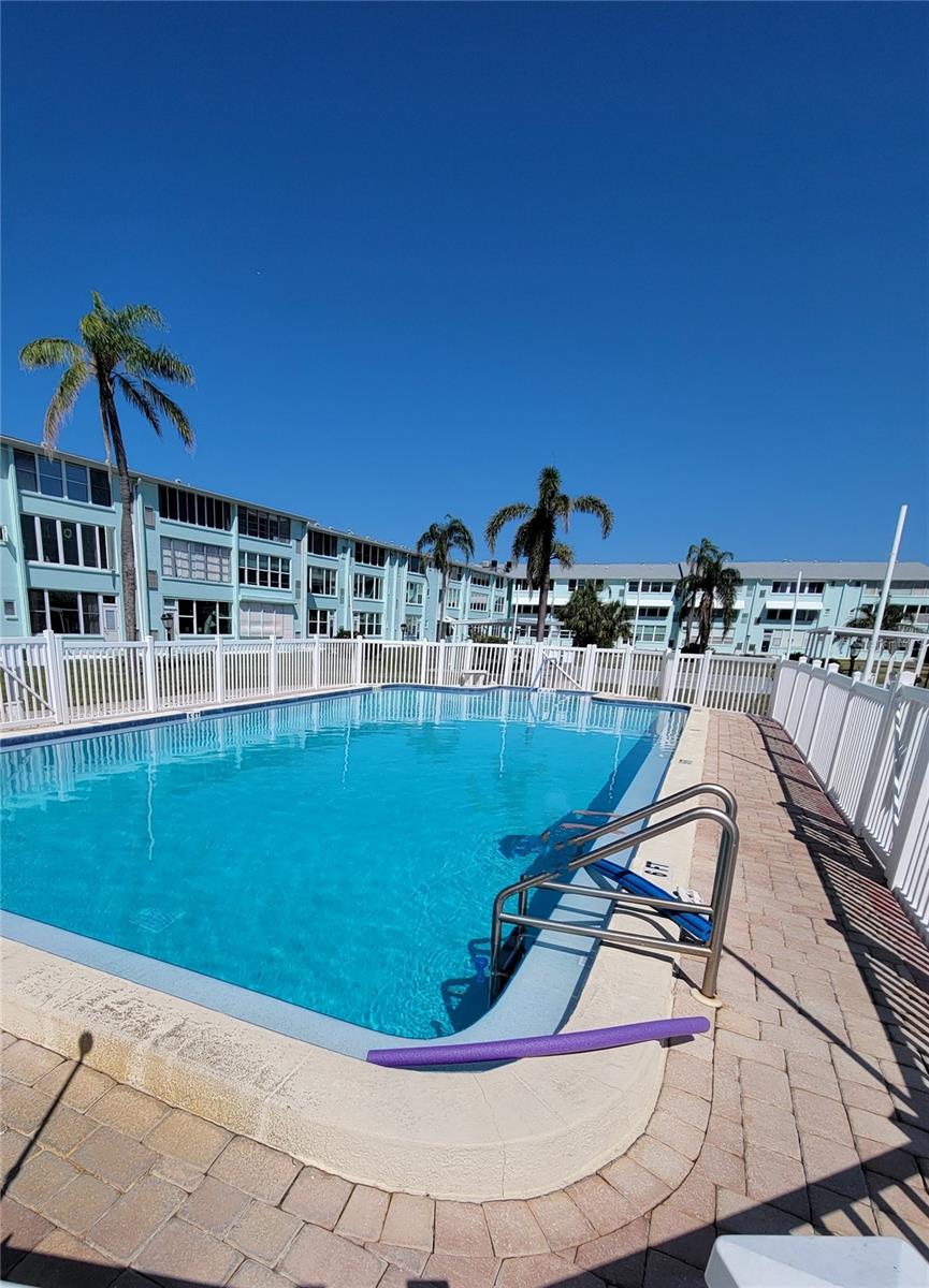 SHORE CREST BLDG - Residential