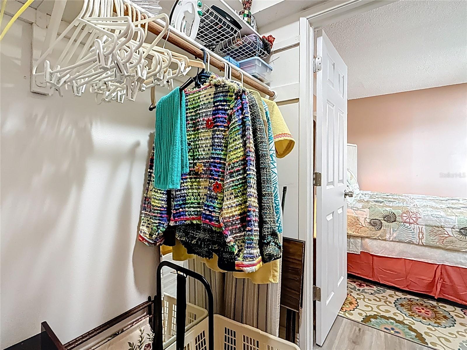 SHORE CREST BLDG - Residential