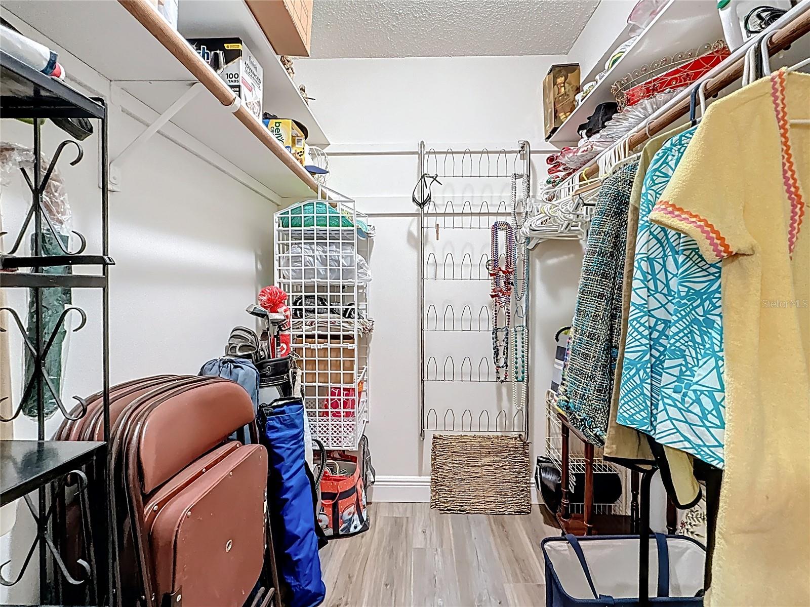 SHORE CREST BLDG - Residential