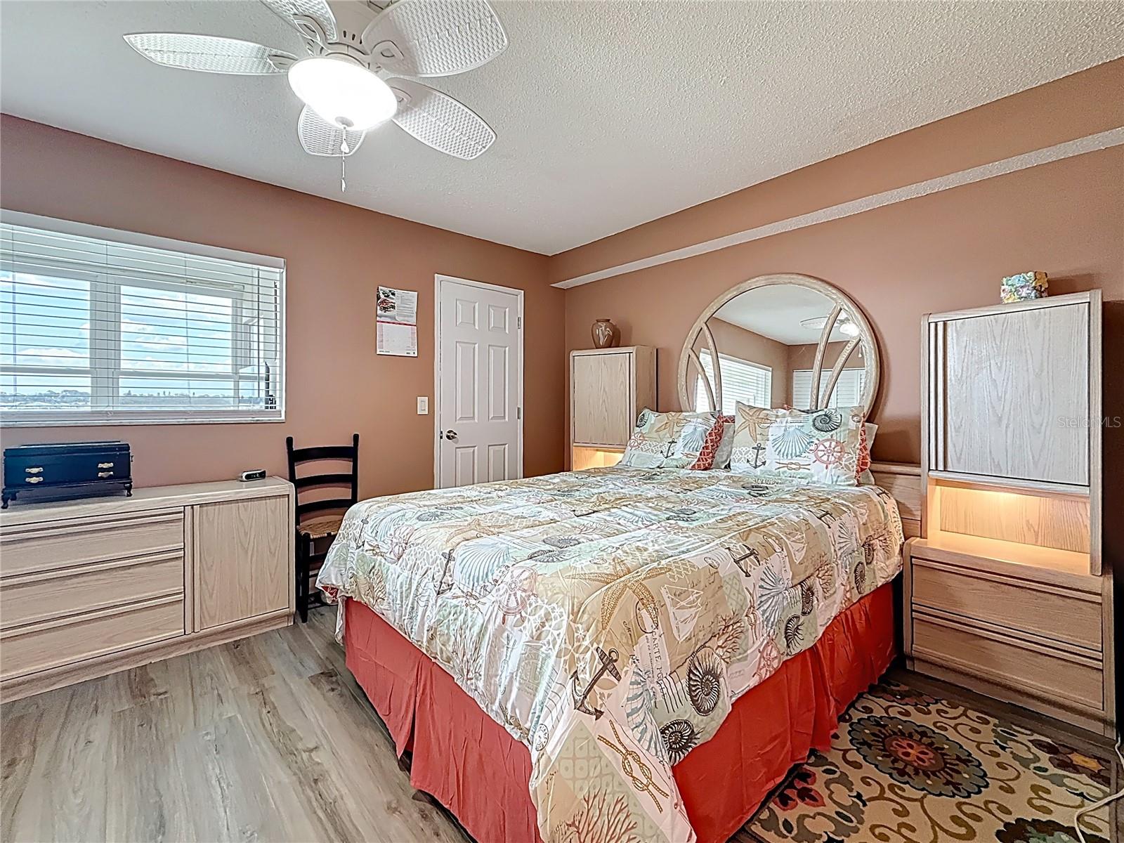 SHORE CREST BLDG - Residential